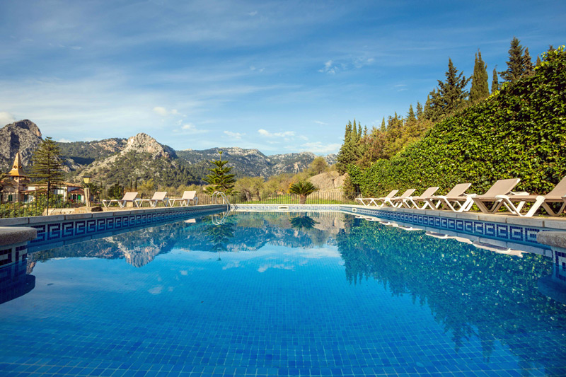 Finca Olivia auf Mallorca mit Pool von privat mieten